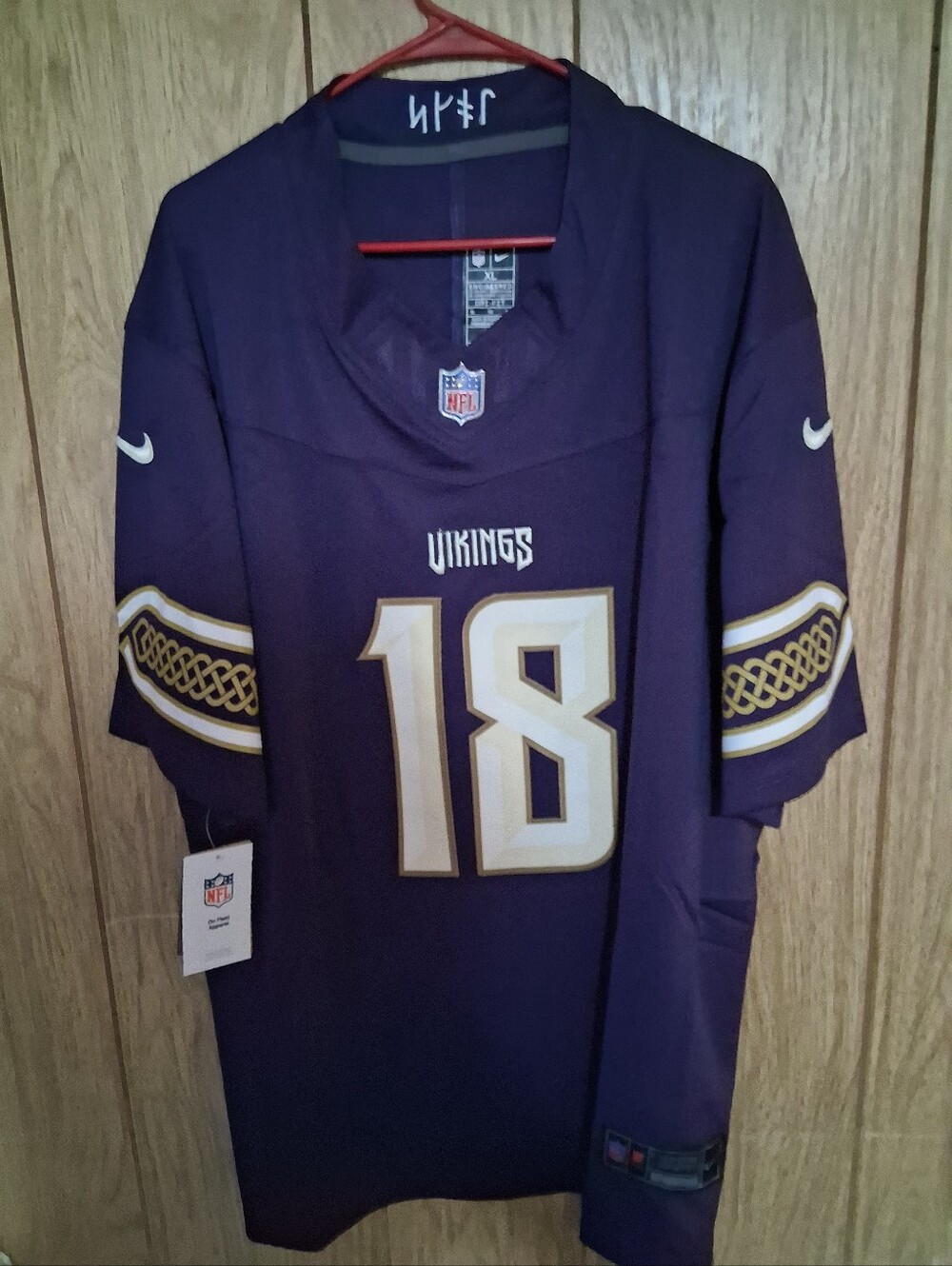 Sports Card With Justin Jefferson Minnesota Vikings Fuse Rivalry XL Jersey - Picture 2 of 7